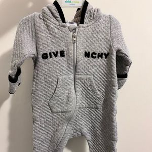Baby grey GIVENCHY onesie size 1month ! UNISEX ! Excellenct condition !
